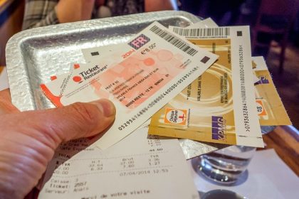 Titre-restaurant au supermarché : les restaurateurs remontés contre la proposition de loi