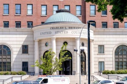 États-Unis : l&rsquo;agent chinois qui a tenté de soudoyer l&rsquo;agence des impôts, pour porter préjudice à Shen Yun, condamné à 20 mois de prison