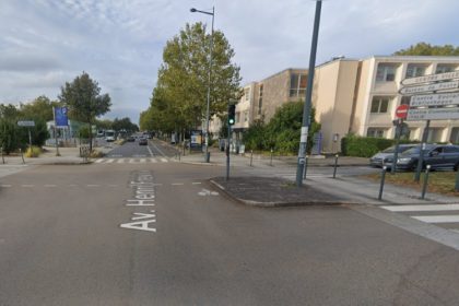 Rennes : un infirmier libéral frappé et dépouillé par deux jeunes à scooter, à la suite d’un accrochage