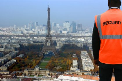 Paris : des entreprises paient des vigiles pour protéger leurs salariés des consommateurs de crack