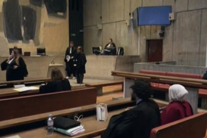 Voile : la lycéenne qui avait giflé une enseignante a été condamnée à quatre mois de prison avec sursis