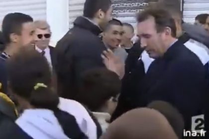 Qu&rsquo;est devenu l&rsquo;enfant giflé par François Bayrou en 2002, accusé de lui « faire les poches » ?