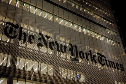 Un artiste cité dans des articles du New York Times sur Shen Yun remet les pendules à l&rsquo;heure