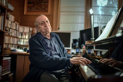 Décès à 97 ans du pianiste Martial Solal, roi de l&rsquo;improvisation et grand nom du jazz