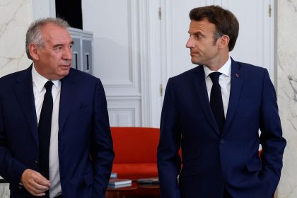 Emmanuel Macron et François Bayrou, une cohabitation qui tangue