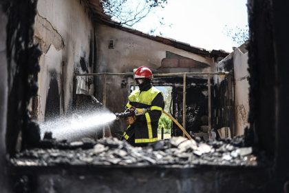 Dordogne : un enfant de 8 ans sauve toute sa famille d’un incendie, la maison presque entièrement détruite