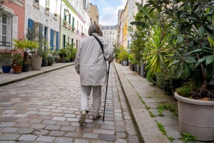 La censure du gouvernement mènera à des retraites revalorisées sur l&rsquo;inflation, admet le gouvernement