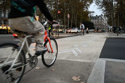Un cycliste a été poignardé à Lyon, un conflit avait éclaté avec deux personnes en trottinette