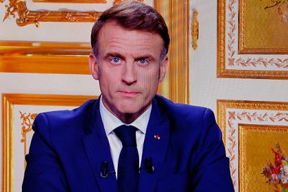 Nouveau gouvernement : Emmanuel Macron discute avec les partis, hors RN et LFI