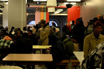 Paris : squattée par plus de 200 migrants, la Gaîté Lyrique au bord de l&rsquo;effondrement économique