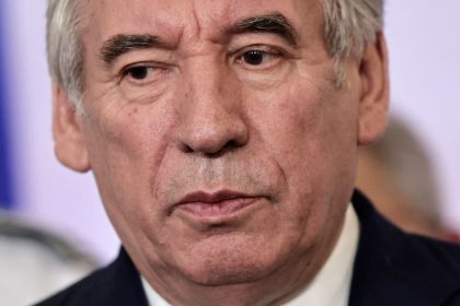 Déplacement à Pau, cumul des mandats, gouvernement : que pensent les Français de François Bayrou ?