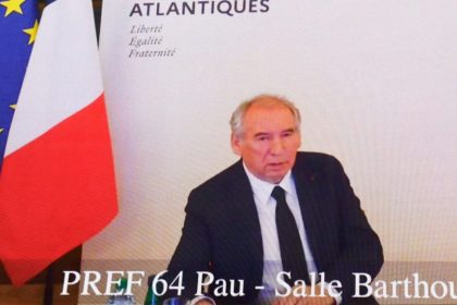 Cumul des mandats : pourquoi François Bayrou ne s’est-il pas rendu plus tôt à Mayotte ?