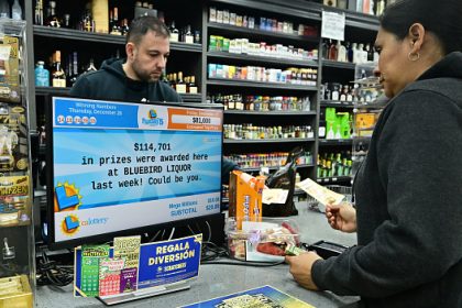 Un billet gagnant de 1,22 milliard de dollars au Mega Millions, le cinquième plus gros jackpot de l&rsquo;histoire