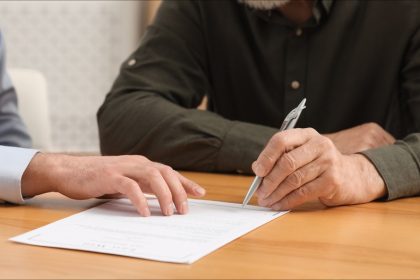 Sans héritier, il lègue 10 millions d’euros à un village normand qui porte le même nom que lui