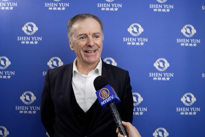 Shen Yun, c’est « tout l’esprit de la Chine », s’enthousiasme un professeur de philosophie