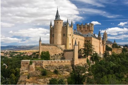 L’alcazar de Ségovie : la forteresse austère d&rsquo;Espagne