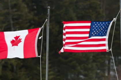 Plus de Canadiens que d&rsquo;Américains pensent que Trump n&rsquo;est pas sérieux quand il propose la fusion du Canada avec les États-Unis
