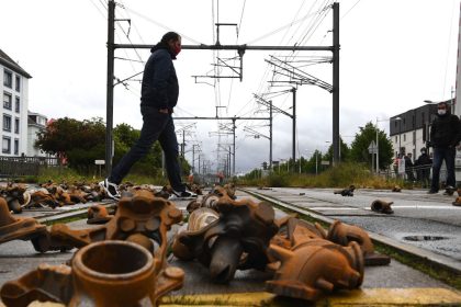 Lâchée par Renault, cette usine de pièces automobiles appelle Emmanuel Macron à intervenir pour éviter sa fermeture