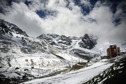 Trois skieurs morts dans les Pyrénées dimanche, dont deux dans une avalanche