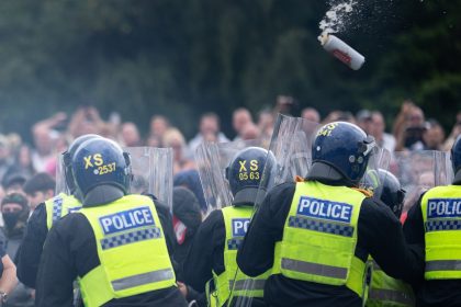 Royaume-Uni : Axel Rudakubana jugé pour le meurtre de trois fillettes, à l&rsquo;origine d&rsquo;émeutes anti-immigration