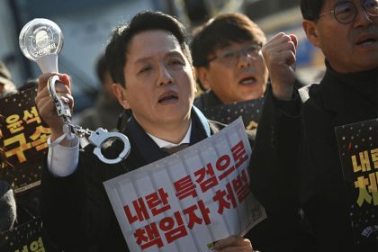 Menacé d&rsquo;arrestation, le président sud-coréen déchu reste retranché dans sa résidence