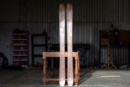 Fabriquer des skis en bois, une idée « originale » à l’époque des matériaux ultra-sophistiqués