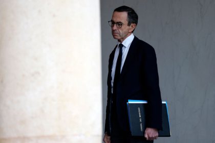 Une nouvelle claque pour Bruno Retailleau : la justice suspend l&rsquo;expulsion de l&rsquo;influenceur Doualemn