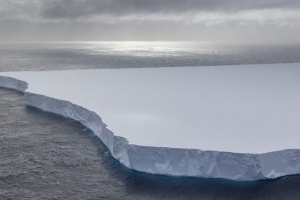 Un iceberg gigantesque, aussi gros que le Tarn-et-Garonne, va percuter une île britannique