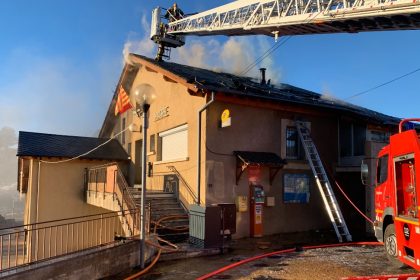 Une mairie des Pyrénées dévastée par les flammes : « C’est plus qu’un incendie, c’est tout un symbole »
