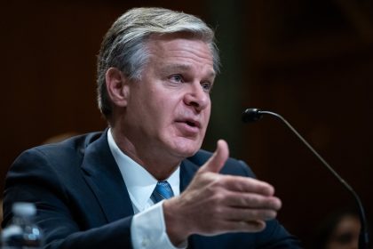 Le directeur sortant du FBI déclare que la Chine est la « menace déterminante de notre génération »