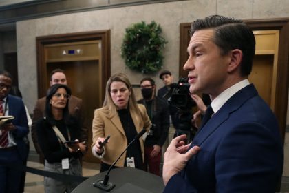 Pierre Poilievre enregistre un record historique comme Premier ministre préféré des Canadiens, affirme un sondage