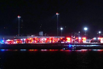 Probablement aucun survivant après le crash d&rsquo;un avion de ligne régional et d&rsquo;un hélicoptère militaire près de Washington