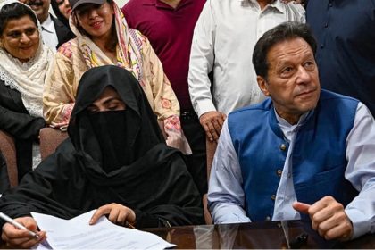 L&rsquo;ancien premier ministre pakistanais Imran Khan et son épouse condamnés à une peine de prison pour corruption