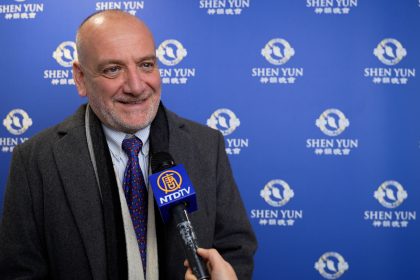 Shen Yun : « J’aime la philosophie de ce spectacle », confie un manager commercial