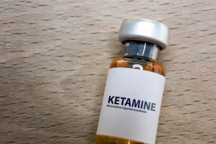 La FDA des États-Unis approuve un spray nasal dérivé de la kétamine pour le traitement de la dépression sévère
