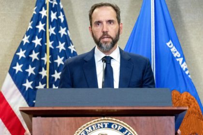 Le ministère de la Justice américain licencie des fonctionnaires qui travaillaient dans l&rsquo;équipe de Jack Smith