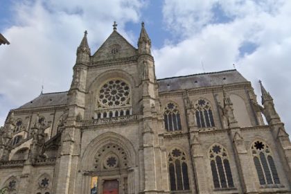 Statue de la Vierge Marie brisée, statuette du petit Jésus décapitée… une église rennaise ferme ses portes jusqu&rsquo;à nouvel ordre