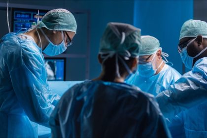 « Ne jamais abandonner » : une Britannique de 40 ans se fait retirer huit organes pour guérir d&rsquo;un cancer