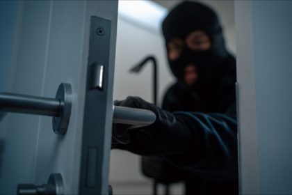 Tarn : des cambrioleurs abandonnent leur butin et laissent un mot d&rsquo;excuse après avoir découvert l&rsquo;identité de leur victime