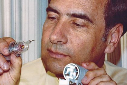 Théodore Maiman : le créateur du laser