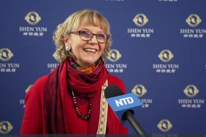 Shen Yun : « Je trouve très beau de valoriser ce type de valeurs », confie une cheffe d’orchestre
