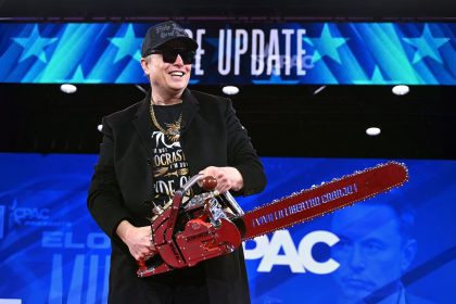 Donald Trump exhorte Elon Musk et le DOGE à se montrer plus agressifs dans les réductions de dépenses et les réformes