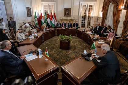 Les pays arabes rejettent le plan de Donald Trump pour « nettoyer à fond » Gaza