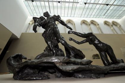 Un célèbre bronze de Camille Claudel « L’âge mûr », retrouvé par hasard, aux enchères à Orléans