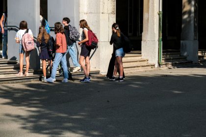 Violence à l&rsquo;école : des fouilles inopinées des sacs seront opérées à partir du printemps