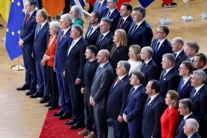 L’Europe contrainte de renforcer sa défense pour participer à la paix en Ukraine