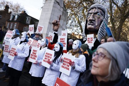 Royaume-Uni : la loi sur le suicide assisté pourrait être le prochain « scandale de la Poste » ou « scandale du sang contaminé », déclare une députée travailliste