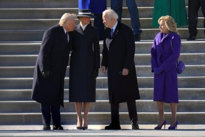 « Joe, t&rsquo;es viré ! »: Donald Trump retire à Joe Biden l&rsquo;accès aux informations classées confidentielles