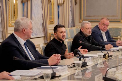 Volodymyr Zelensky dit être prêt à des négociations directes avec Vladimir Poutine