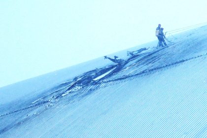 Le bouclier de Tchernobyl touché par un drone russe, selon les autorités ukrainiennes – l&rsquo;AIEA confirme des radiations normales